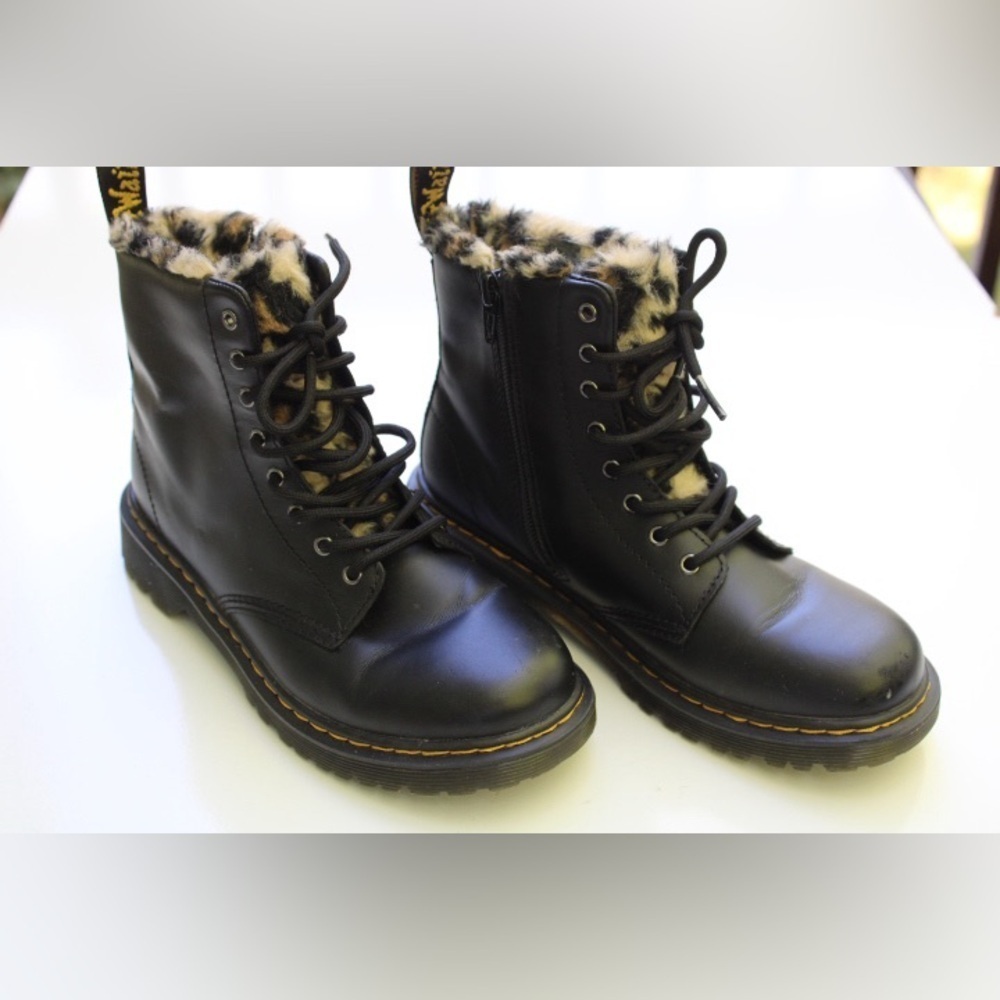 Dr. Martens Serena boots Leather upper